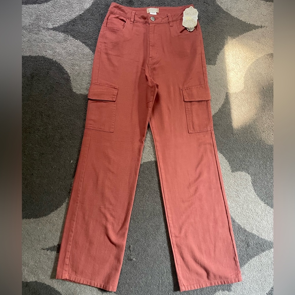 (NWT) Nantucket Red-like Altar’d State Cargo Pants